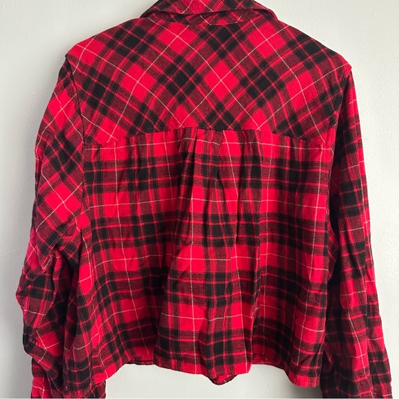 Torrid 2 red plaid crop button up Lizzie long sleeve shirt 2xl - Picture 2 of 5